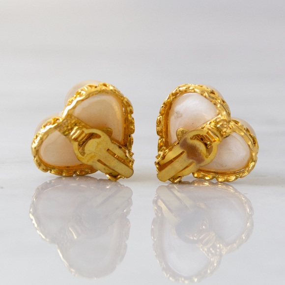 Chanel Vintage S/S1992 Pearl Heart Gold Collection 28 Clip Earrings Brooch Set - Picture 9 of 13